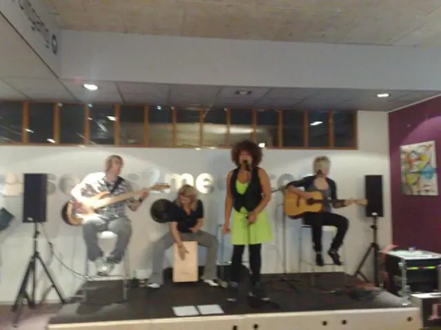 Boosting Audio Impact: Achieving Massive Sound on Any Blend (Based on "The Haas Effect")