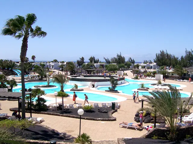 Singapore poised to establish debatable $8 billion resort, including "Skyloop" and sports stadium