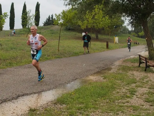 Slowing cognitive decline in old age can be achieved, according to a comprehensive study. Here are...