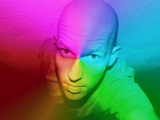 Warning Signs of Persistent Pessimism in Your Circle: Identification and Management Strategies